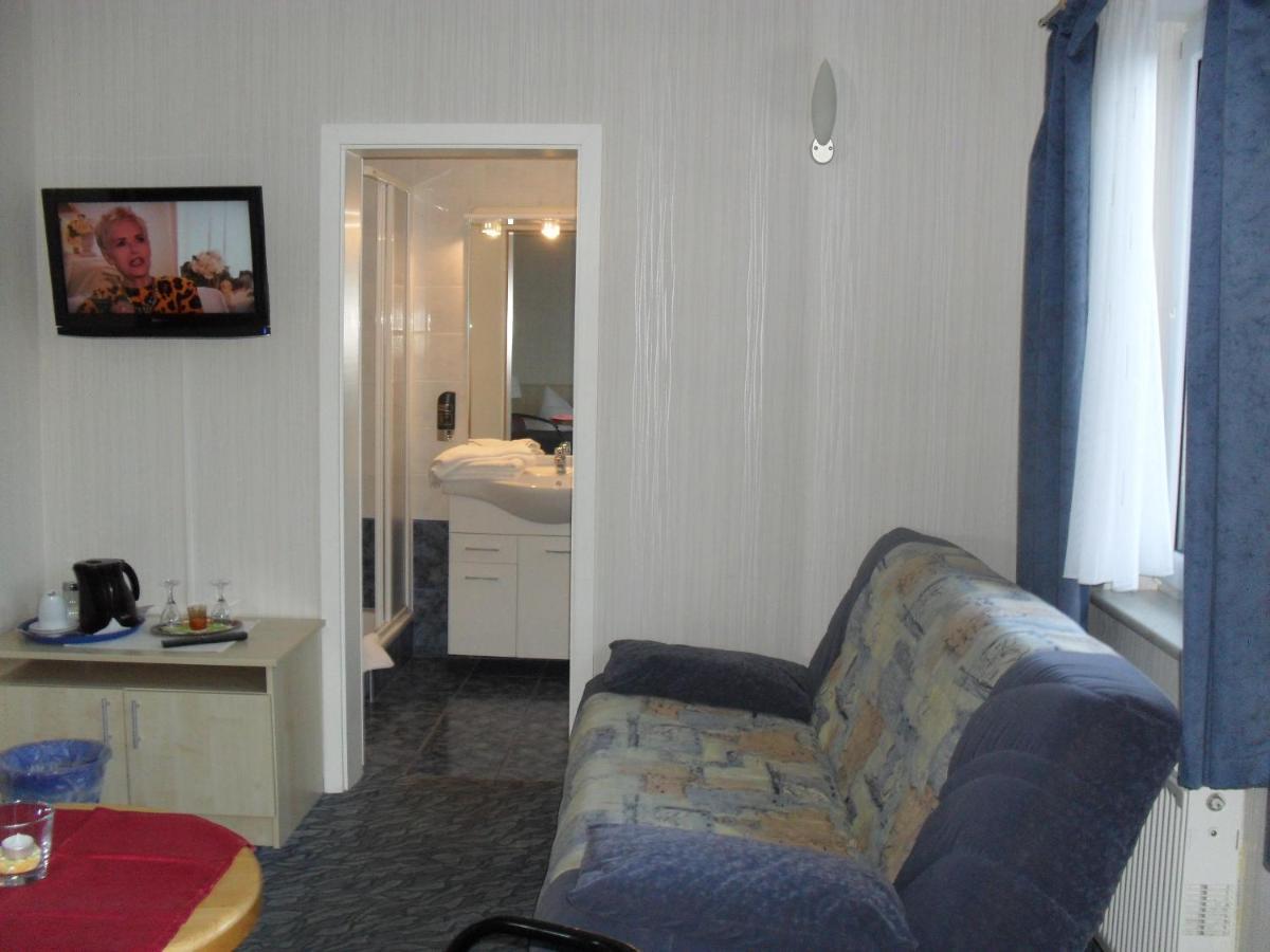 Hotel-Pension Zur Mole Wiek auf Ruegen Luaran gambar