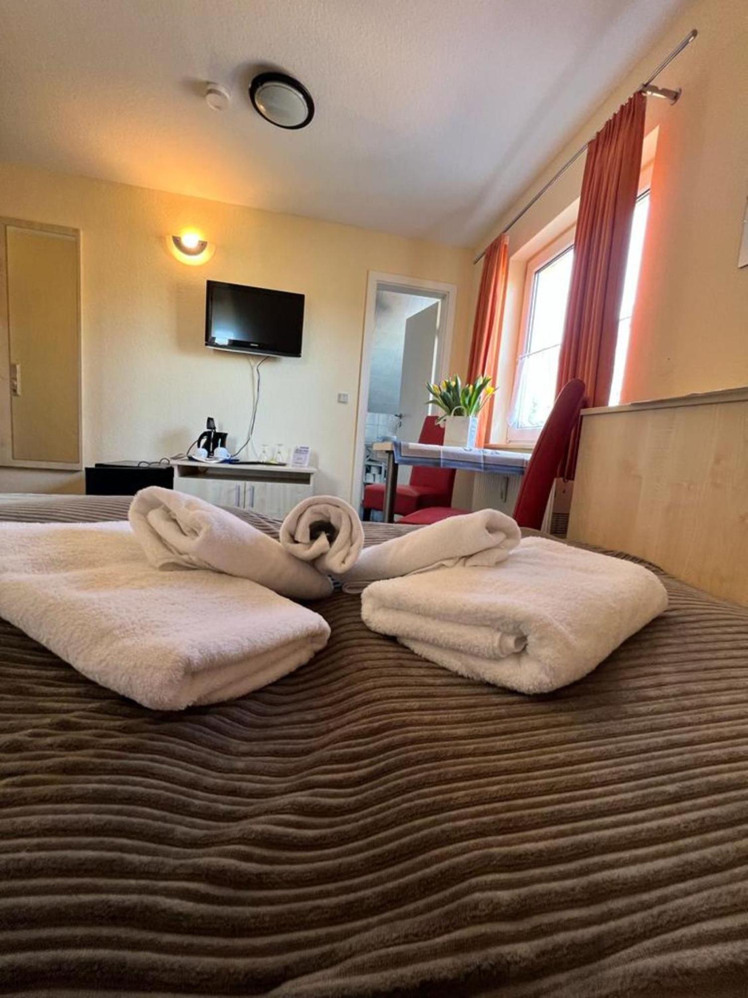 Hotel-Pension Zur Mole Wiek auf Ruegen Luaran gambar