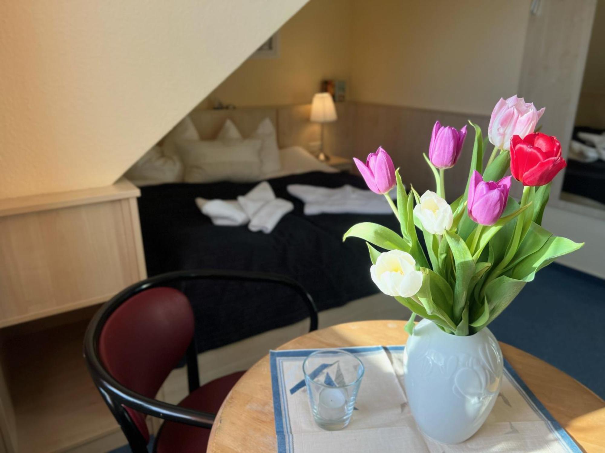 Hotel-Pension Zur Mole Wiek auf Ruegen Luaran gambar